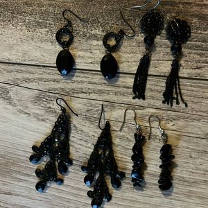 Black earrings set of 4